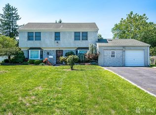 20 Tamarack Rd, Somerset, NJ 08873