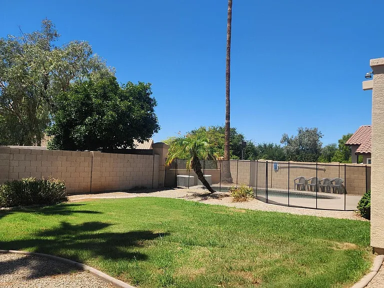 1853 E Shannon St — Photo 29