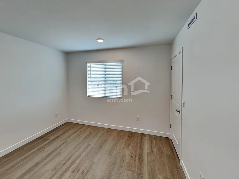 6041 W Calle Palmitas — Photo 11