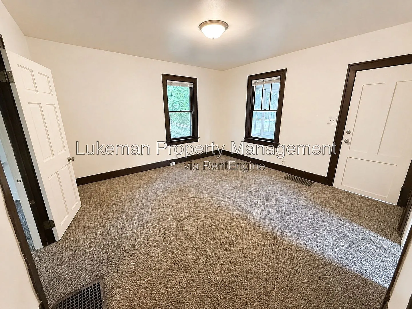 2 bed, 1.0 bath, 588 sqft, $1,000 — Photo 3