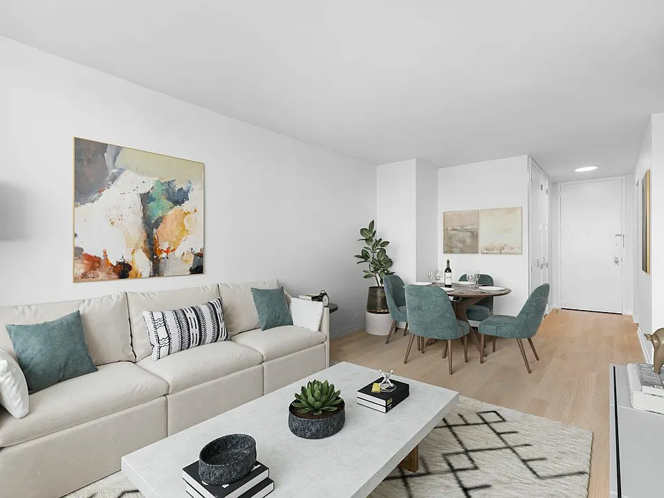 124 W 60th St #37G