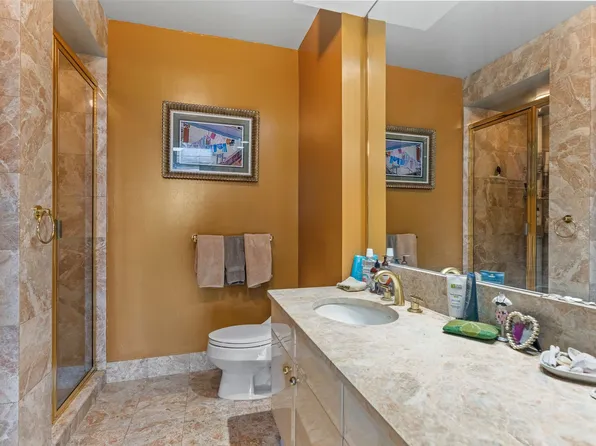 200 Riverside Boulevard image 6 of 12