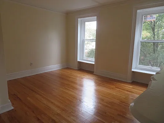 Rented by Space Real Estate | media 33