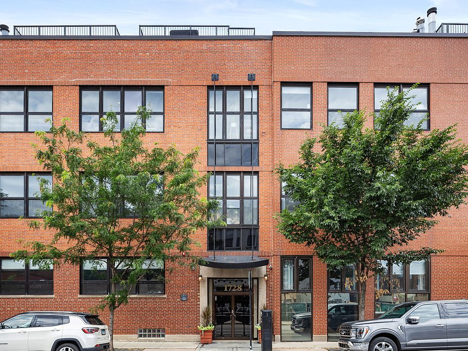 1st image of 1728 N Damen Ave #Pu8
