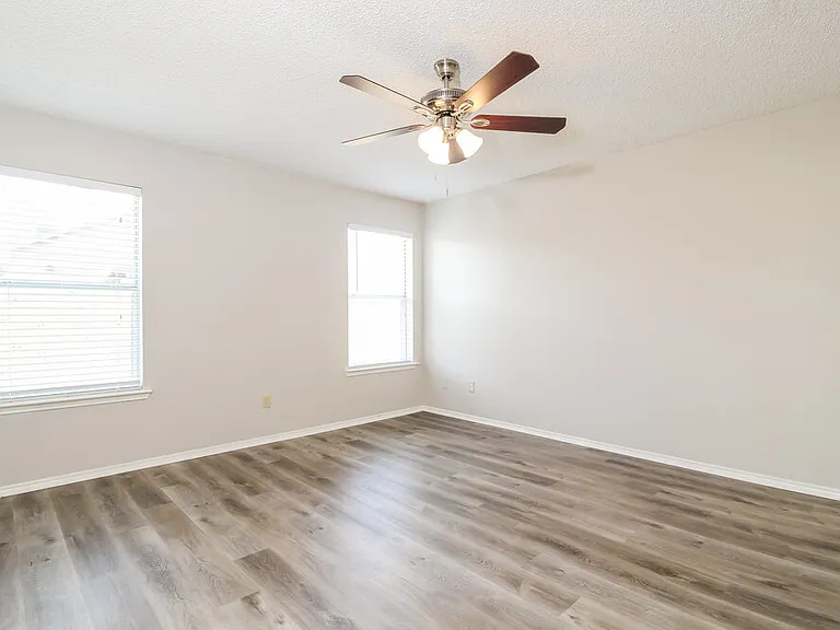 7900 Flowertree Ct — Photo 11
