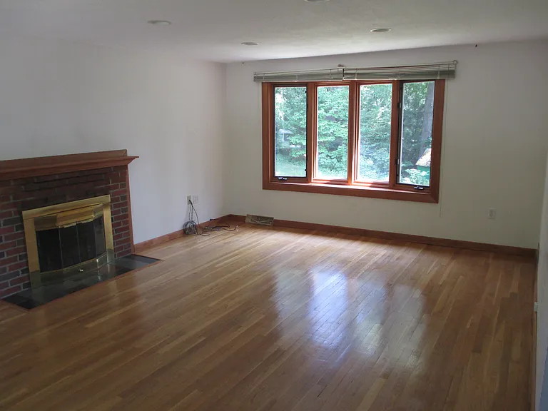 1 Cayuga Dr — Photo 14