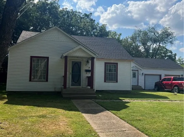208 Douglas St, Berryville, AR 72616