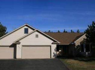 571 Woodland Ln, New Richmond, WI 54017