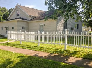 702 S Locust St, Sesser, IL 62884