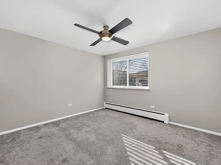 985 N Corona St #202 — Photo 16