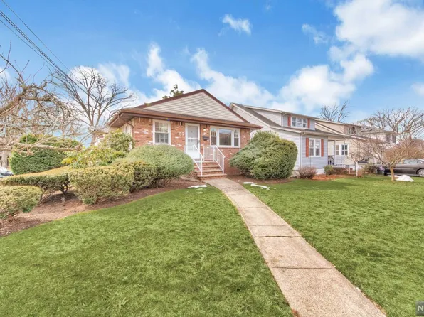 57 Seminole Ave, Dumont, NJ 07628