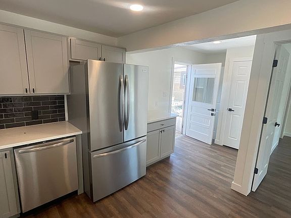 3rd image of 2705 Wren Dr