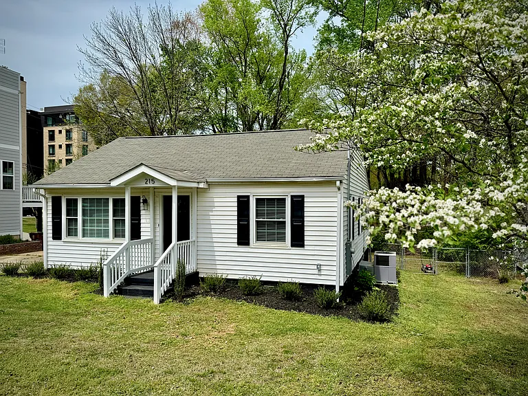 215 Walnut St — Photo 1