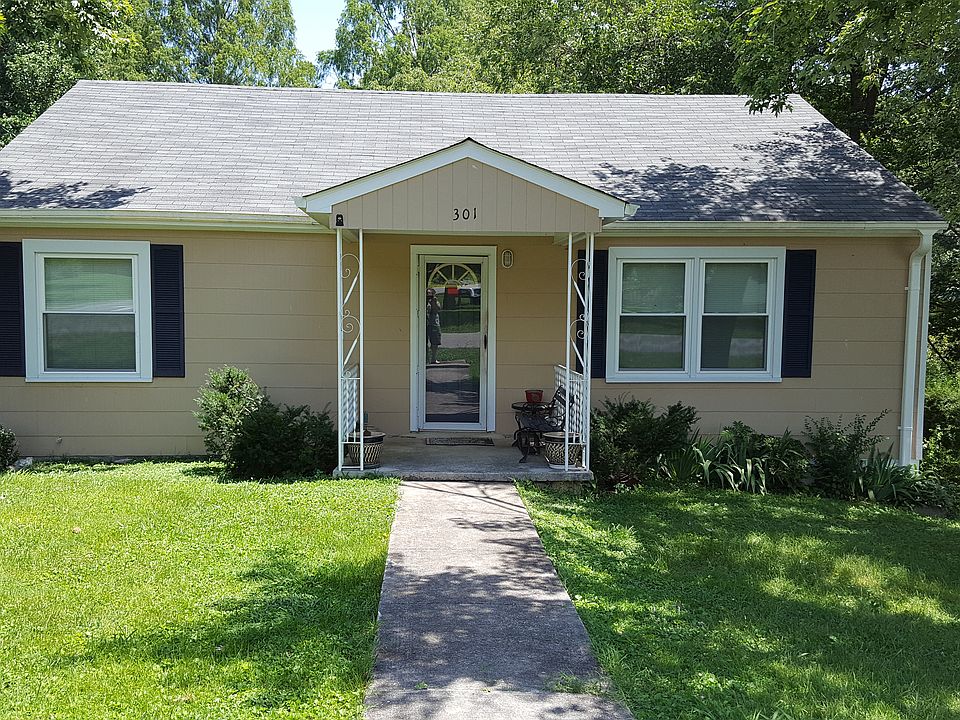 1st image of 301 River Dr