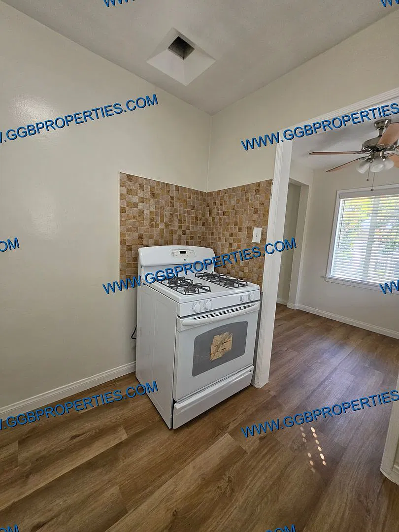 4357/4361 Elm Ave — Photo 4