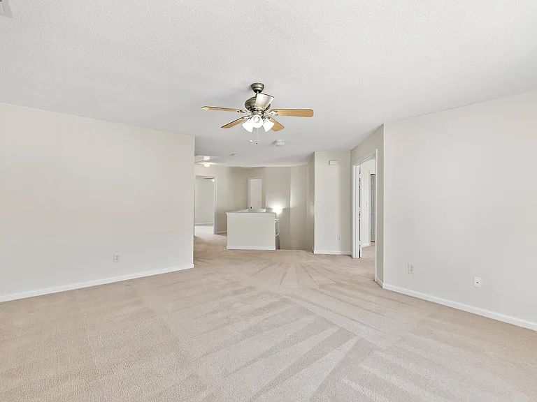 6571 Guard Hill Dr — Photo 32
