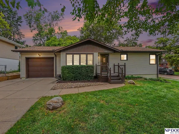 6804 S 48th St, Omaha, NE 68117