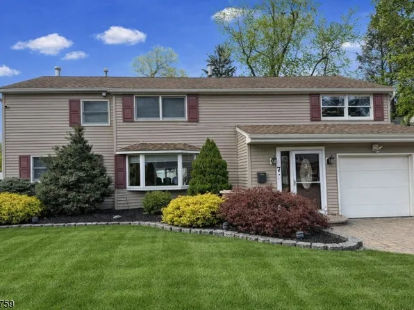 7 Stuart St, Waldwick Boro, NJ 07463