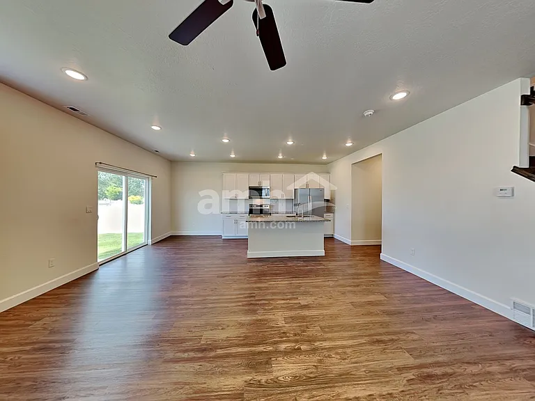 1348 E White St — Photo 5