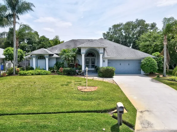 121 Arcadia Dr, Sebastian, FL 32958