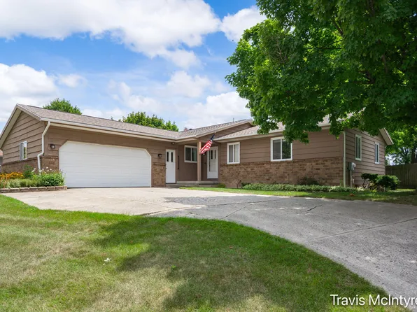 5932 Valley Lane Dr SE, Kentwood, MI 49508