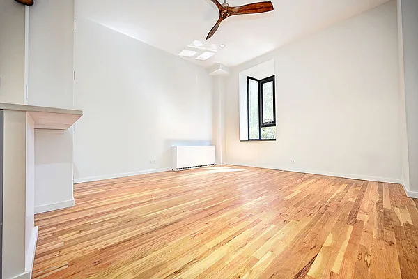 Rented by Urbane Brokerage | media 14