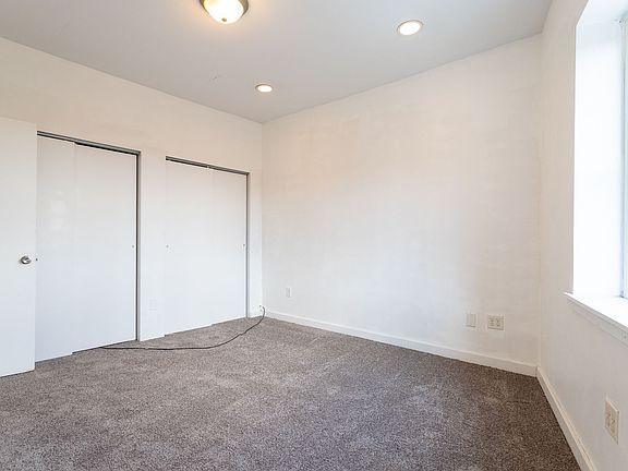2nd image of 2233 Arlington Ave