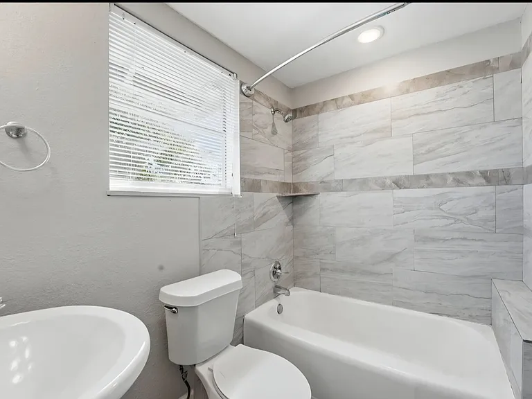 6526 Linden St #B — Photo 7