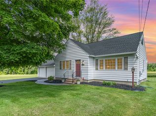 1372 Penfield Center Rd, Penfield, NY 14526