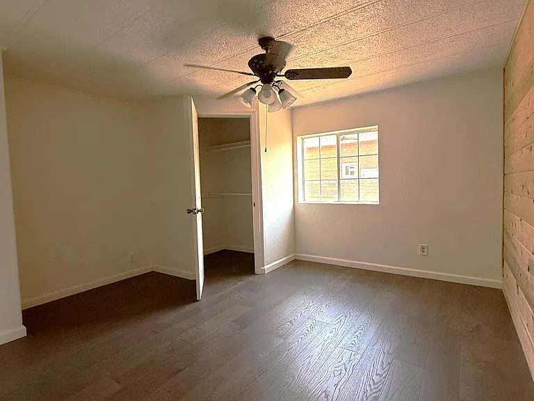 10 W Willow Ln — Photo 12