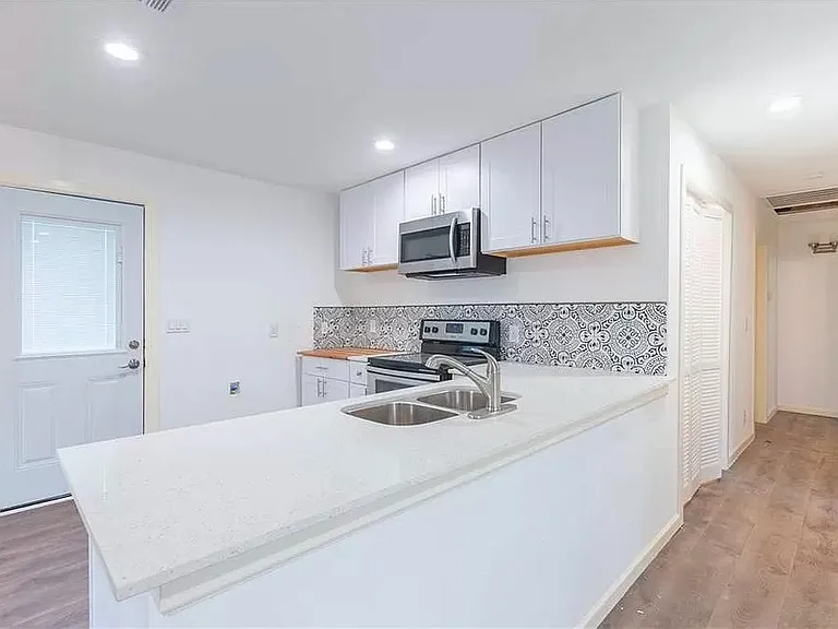 6114 Marigold Ter — Photo 3