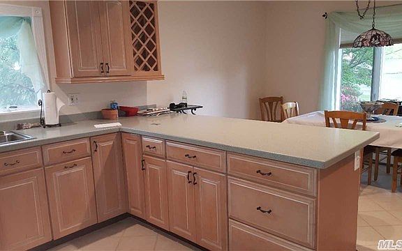 3rd image of 3 Russell Ct