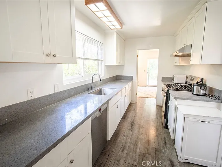 27921 Lomo Dr — Photo 16