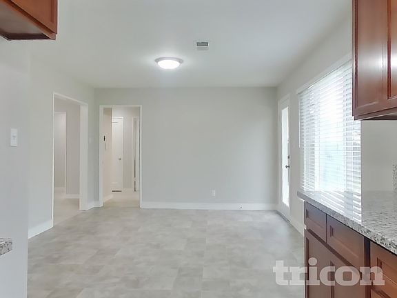 5th image of 126 Frost Dr