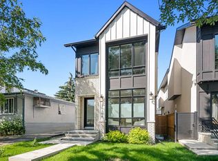 2126B S 52nd Ave SW, Calgary, AB T3E 1K3