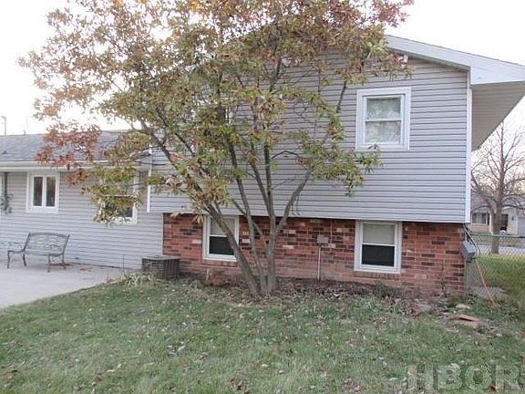 2nd image of 2033 Knollwood Dr