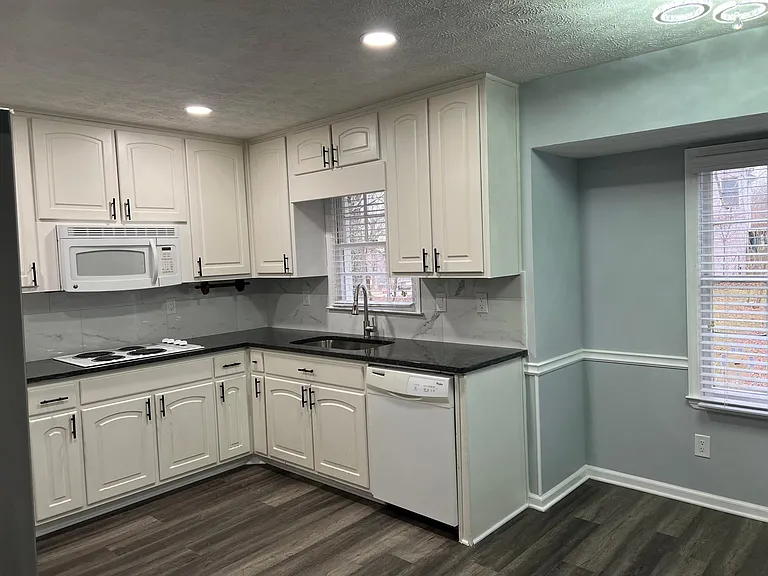 6959 Lockridge Dr — Photo 18