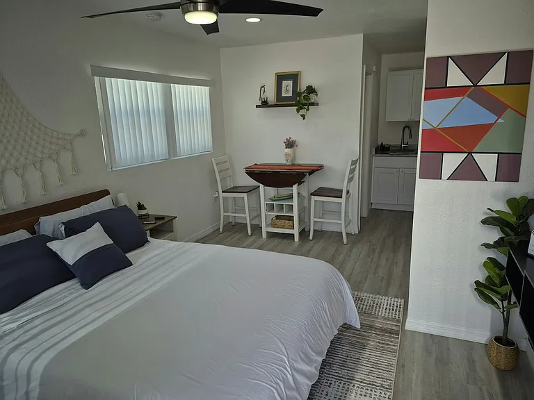 7709 W Hanna Ave #B — Photo 2