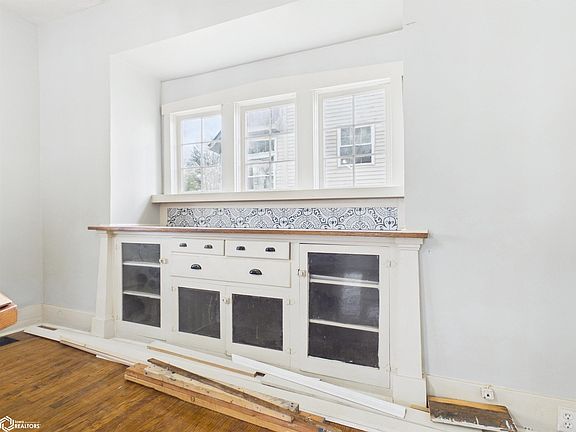 4th image of 1750 Laurel St