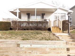 601 Caroline St, Pekin, IL 61554