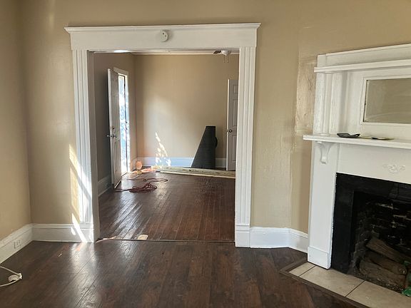 3rd image of 1740 Ionia St
