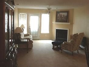 4th image of 169 Pin Oak Dr