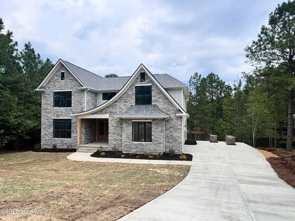 16 Overpeck Lane, Pinehurst, NC 28374