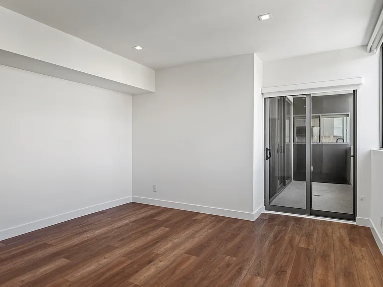 137 S Maple Dr #301 — Photo 14