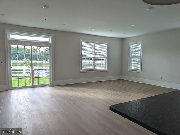 5th image of 1601 Justin Dr