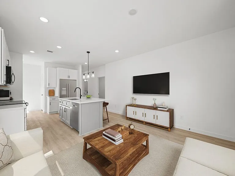 7817 Beckley St #B — Photo 4