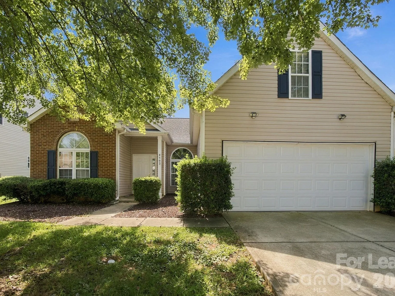 4 bed, 2.0 bath, 1902 sqft, $2,245 — Photo 1