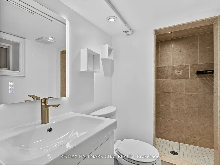 45 Caledonia Rd #LOWER — Photo 14