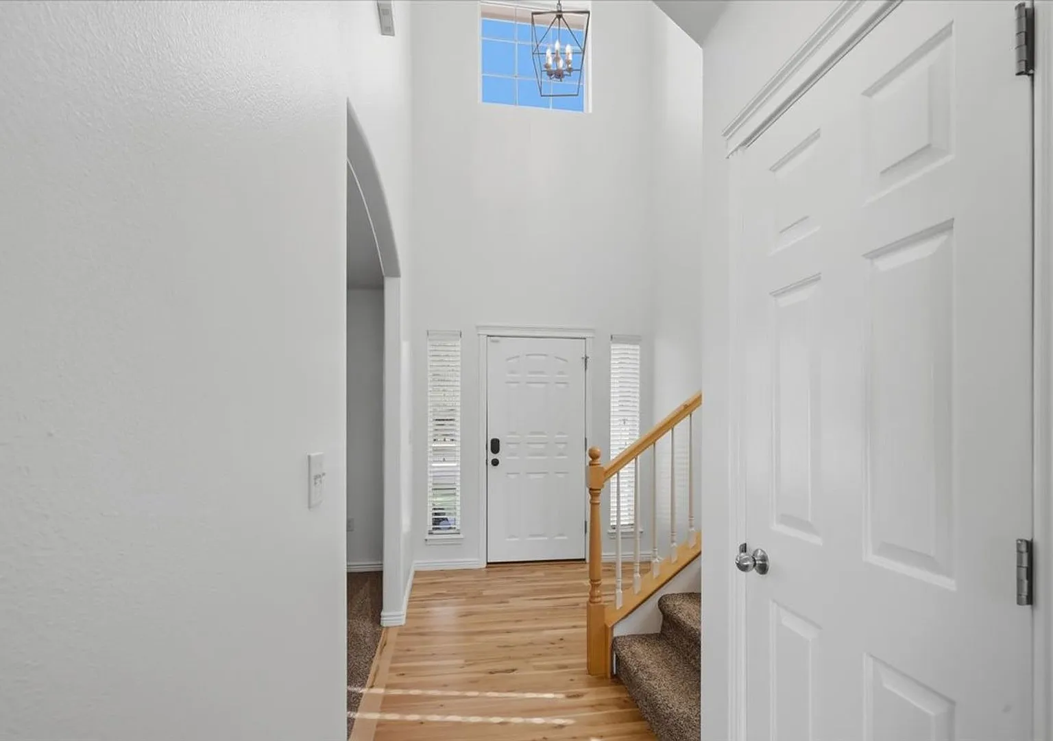 Newly Renovated 4 Bed 2.5 Bath Home in the Heart of Meridian — Photo 4