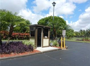 9137 SW 130th Ln, Miami, FL 33176